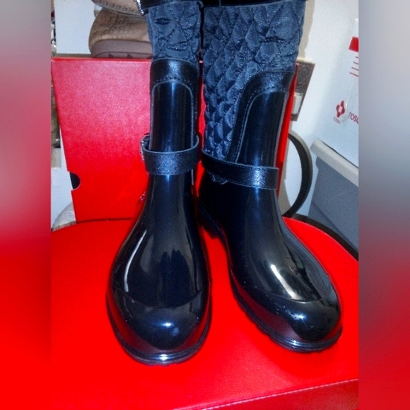 Stylish Black Quilted Women's Boots - Picture 1 of 13
